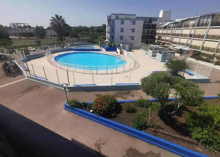 Studio Meuble 4 A 6 Couchages Residence Le Lagon Bleu Le Grau Du Roi